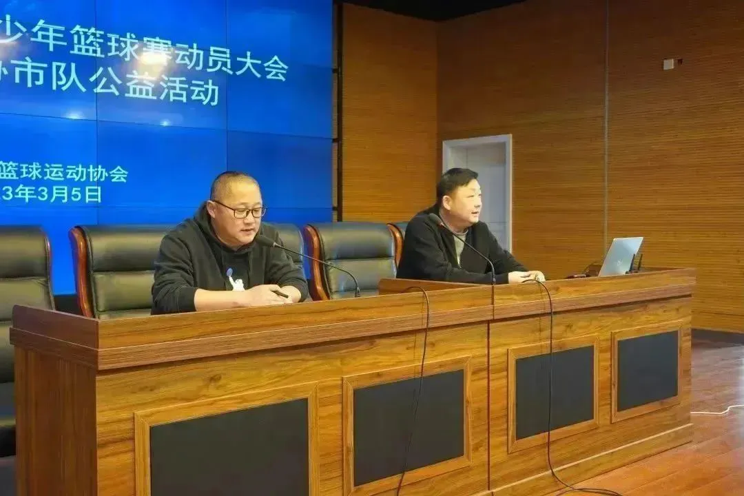 控卫如何通过视频学习提高技术水平_1